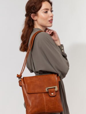 CLASSIC BESSIE TRAVEL CROSSBODY