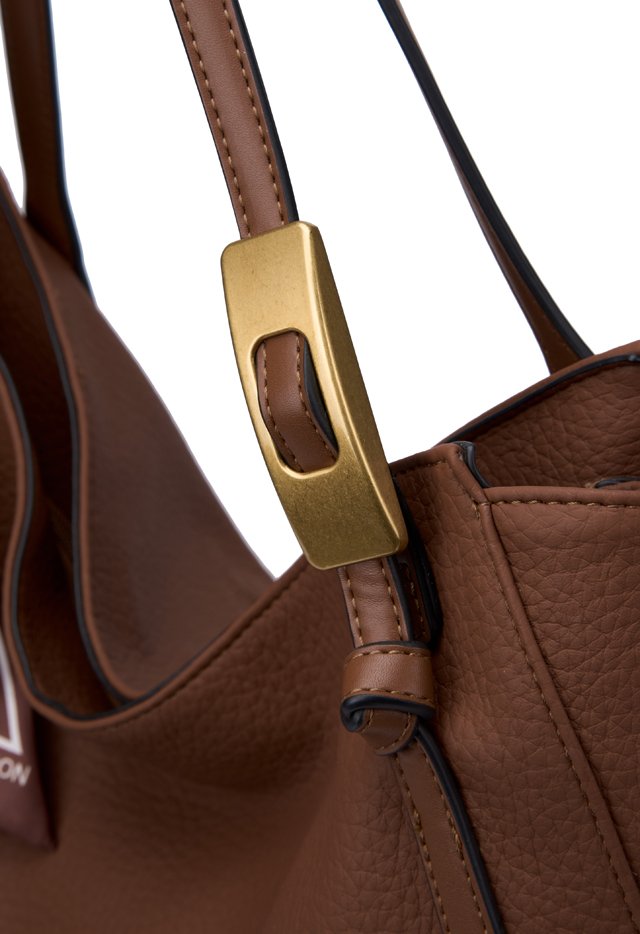 BB7693 7 TAN